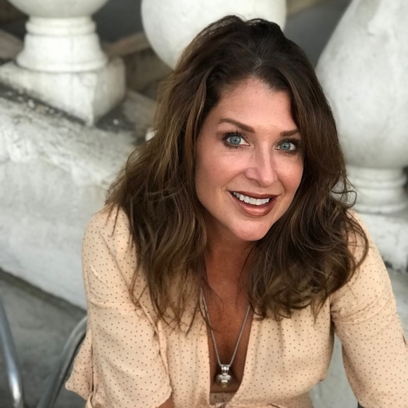 Meet your Posher, Cheri - Picture 7 of 8